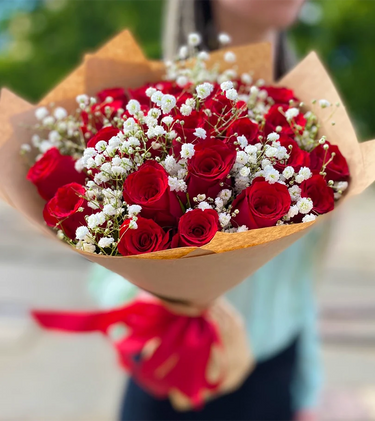 Classic Bouquet of 25 Red Roses